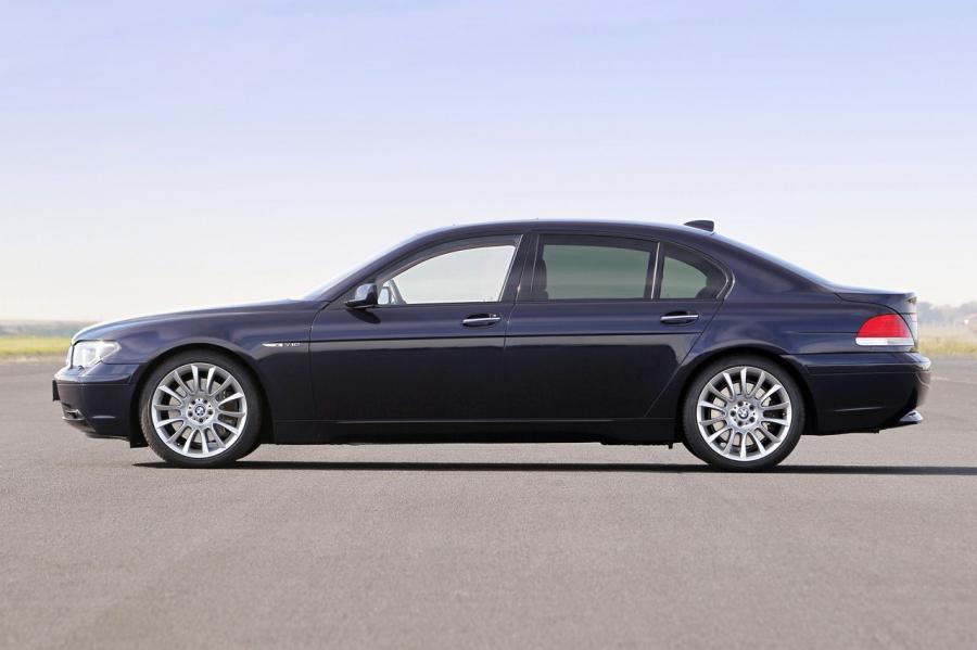  BMW 760i 2001 года  (фото 10 из 11)